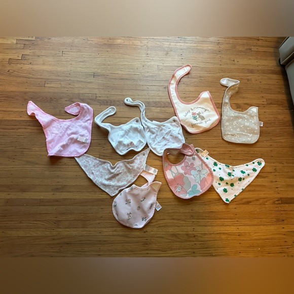 Bundle of baby bibs drool cloths - Picture 1 of 4